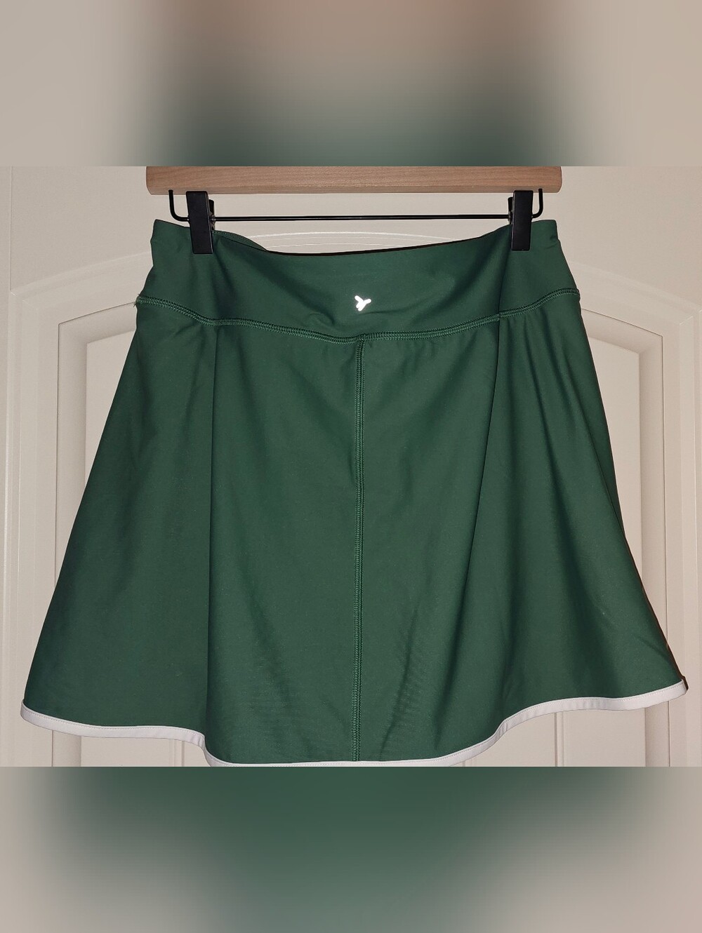 NWT, Old Navy, Green Athletic Skort with White Trim, Size L - Picture 6 of 8